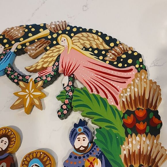 Hand Painted Wooden Nativity Scene Hanging Wreath Vintage - Picture 3 of 10